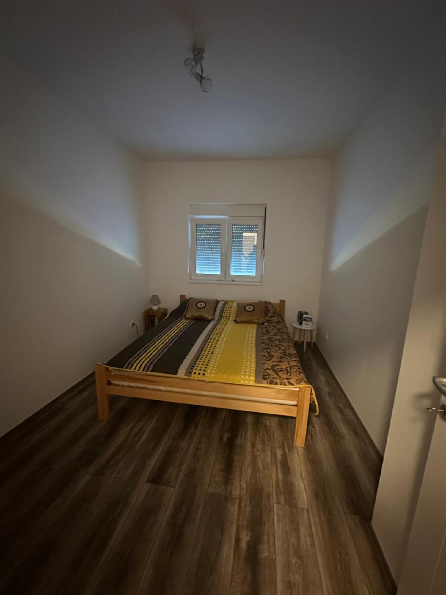 Kashmir Apartment *